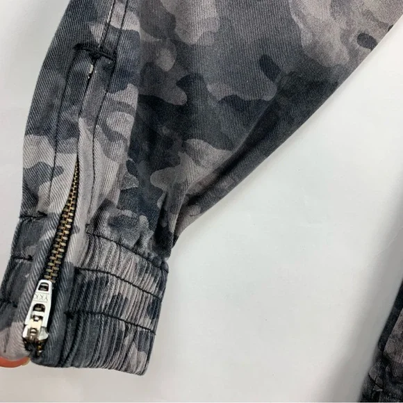 SPANX Gray Camo Jogger Pants XS - Picture 11 of 12